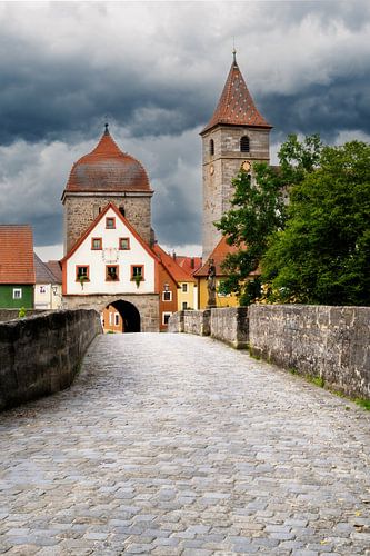 Historische brug naar het oude centrum van Ornbau