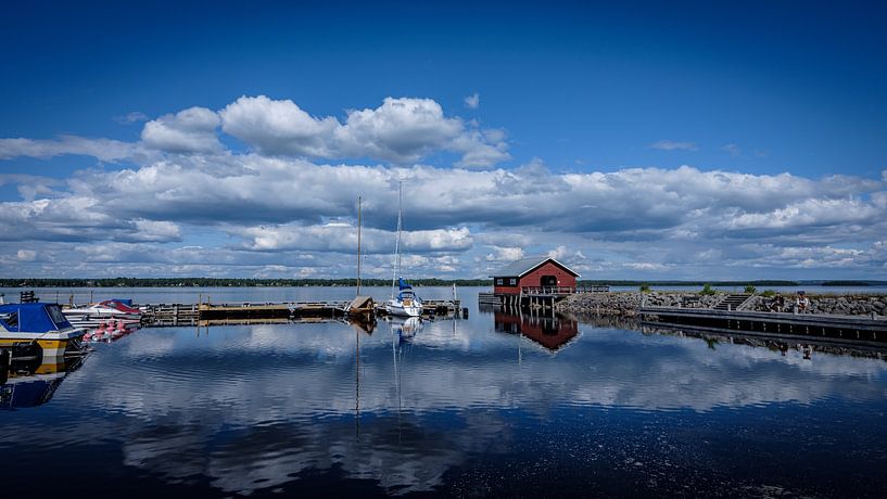 Typisch Zweeds landschap op het schiereiland Sollerön van Eddy Westdijk