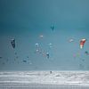 Kitesurfers, uitzicht op Scheveningen vanuit Noordwijk van Yanuschka | Fotografie Noordwijk