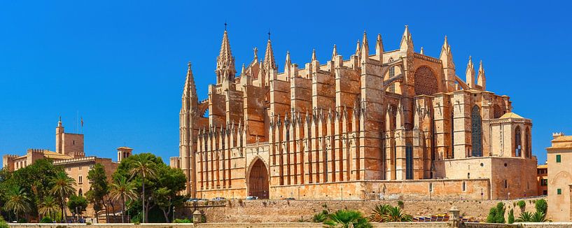 Santa Maria Cathedral by Yevgen Belich