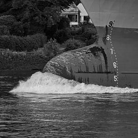 Bow wave SW by Christian Harms