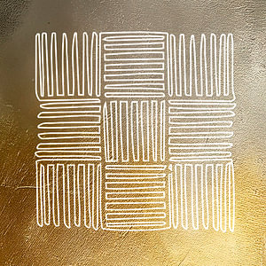 Abstrakt und modern, Organische Formen, Gold und Weiß. Gemischte Medien