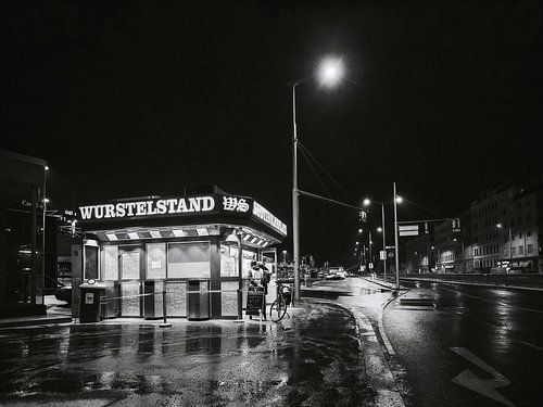 Worstenkraam in Wenen bij nacht