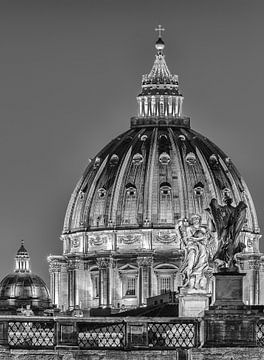 Ponte Sant Angelo et la basilique Saint-Pierre, Rome, Italie sur Henk Meijer Photography