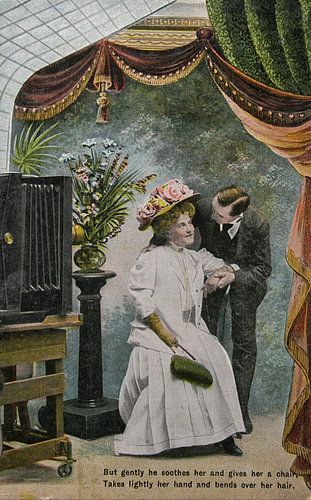 Historische ansichtkaart uit 1904 in een fotostudio