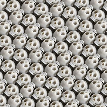 Patronen met grappige doodshoofden