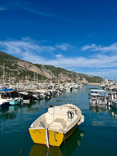 Le Petit Bateau Jaune
