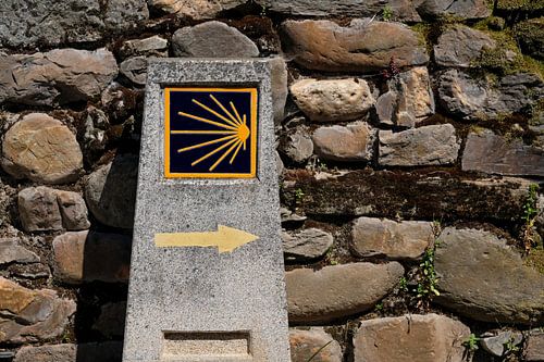 Aide à l'orientation le long du chemin de pèlerinage Camino de Santiago