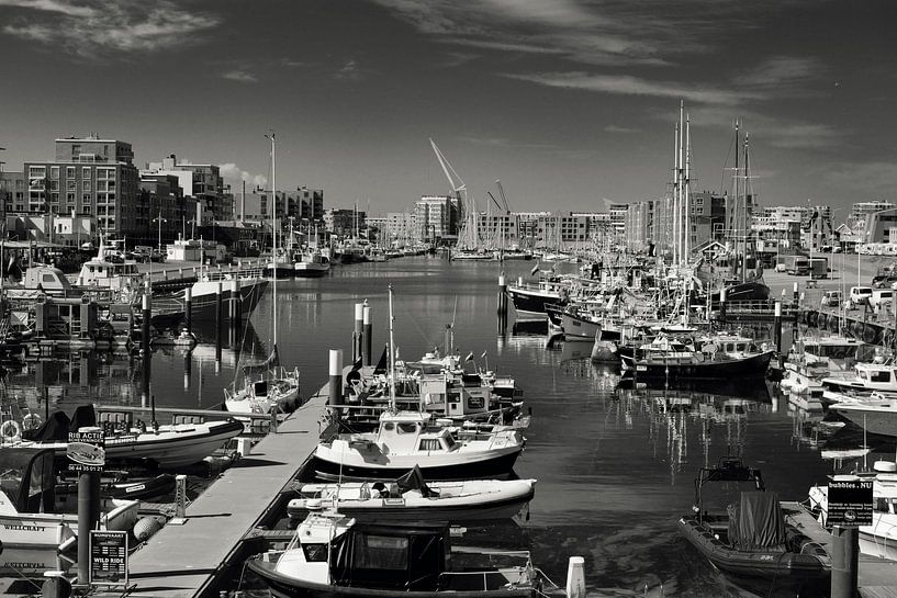 Scheveningen harbor by Georges Hoeberechts