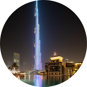 Burj Khalifa by Night van Luc Buthker