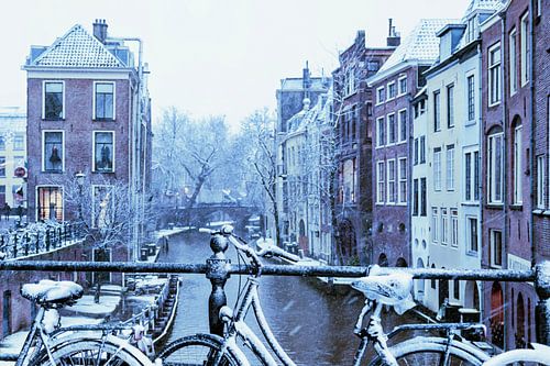 Besneeuwde fietsen in Utrecht