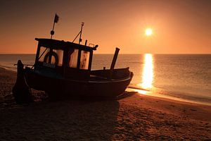 Fischerboot am Meeresstrand