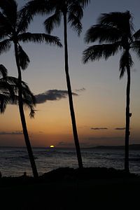 Romantischer Sonnenuntergang vor Maui (Hawaii)