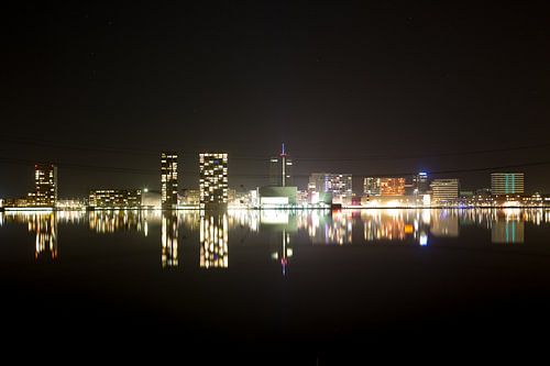 Almere bij nacht
