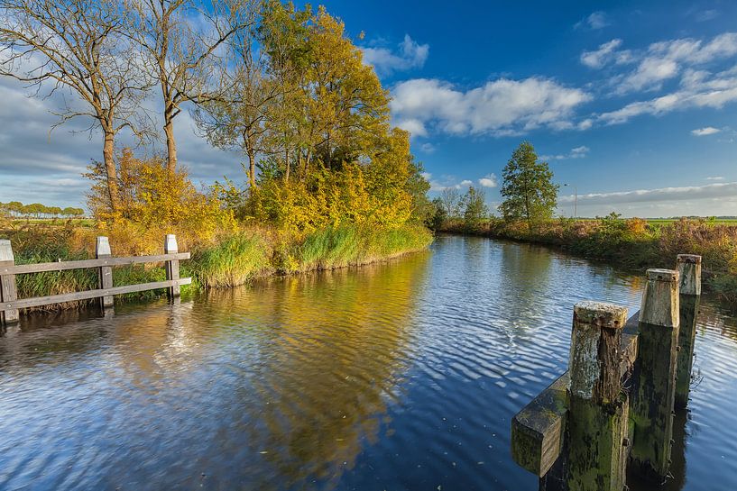 Autumn afternoon at Damsterdiep canal near Winneweer par Ron Buist