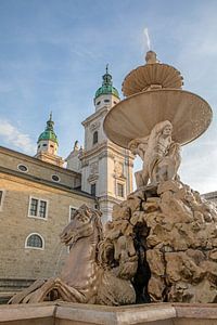 Salzburg - Salzburger Dom vom Residenzbrunnen aus gesehen