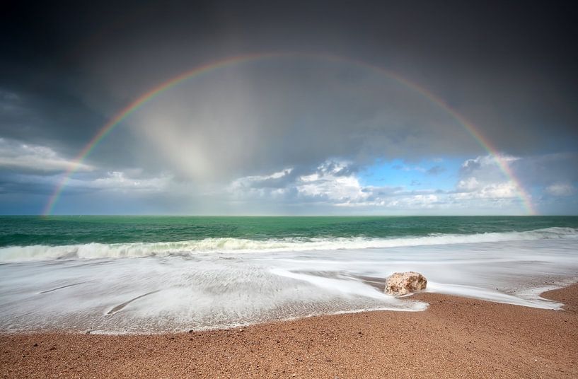 Glowing rainbow van Olha Rohulya