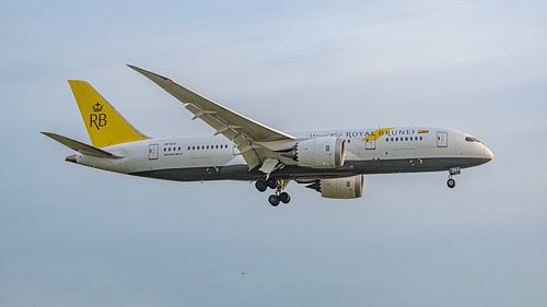 Royal Brunei Airlines Boeing 787-8 Dreamliner. by Jaap van den Berg
