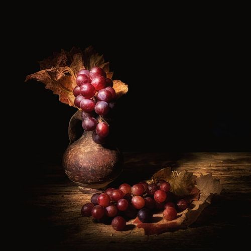 Schilderachtig stilleven met rode druiven. Nieuwe Meester