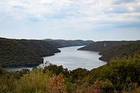Vue imprenable sur le fjord de Limski