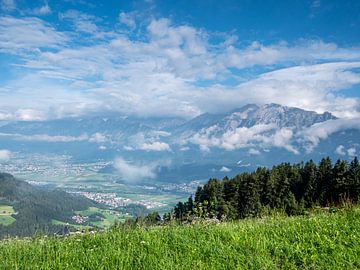 Blick über die Berglandschaft in Tirol von Animaflora PicsStock