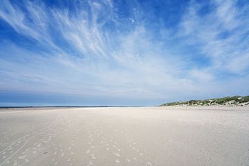 Weiter Sandstrand auf der Insel Baltrum von Anja B. Schäfer