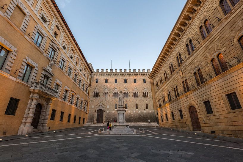 Palazzo Salimbeni by Denis Feiner