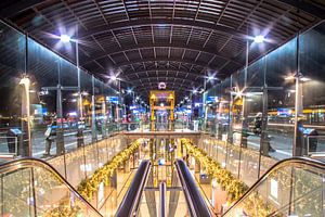 Amsterdam central bus station van Dennis Dieleman