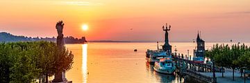 Panorama zonsopgang in Konstanz aan het Bodenmeer