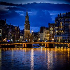 Die blaue Stunde in Amsterdam von Michelle van den Boom