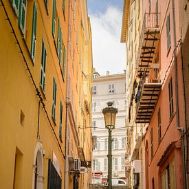 0007 Small straat in Bastia Corse von Peter de Jong