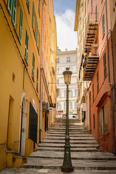 0007 Straatje in Bastia op Corsica von Peter de Jong