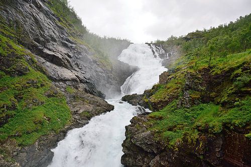 Kjosfossen is een indrukwekkende waterval