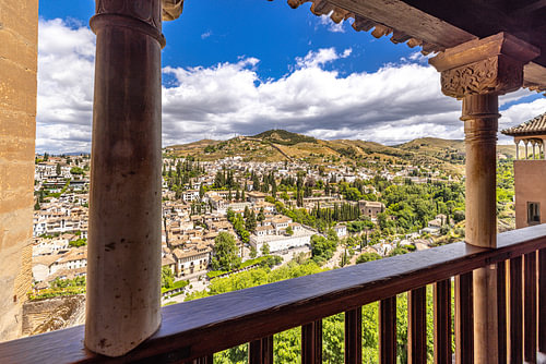 Der Albaicín von einem Balkon der Alhambra aus