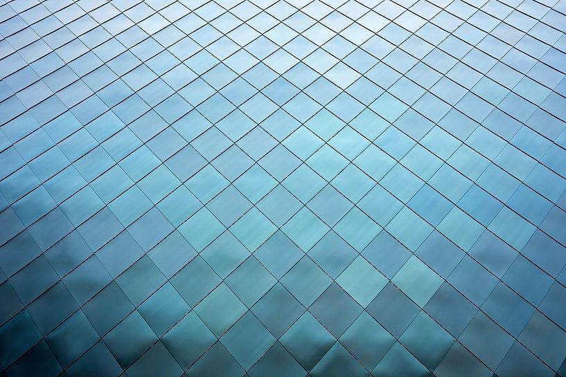 Fassade aus einem blauen rotfreien Edelstahl von Heiko Kueverling