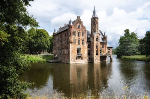 Wissekerke Castle (Basel) by Luc De Cock