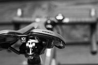 Rennrad in schwarz-weißem Detail