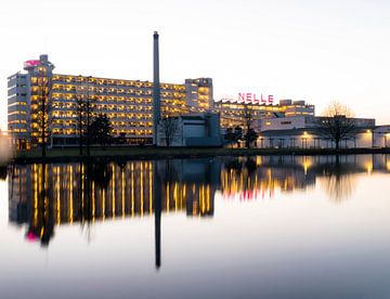 Van Nelle fabriek Rottedam by night van Hans Verhulst
