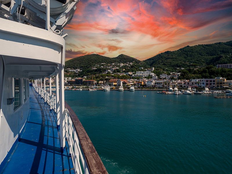 Vue sur la baie au large de l'île d'Ischia en Italie par Animaflora PicsStock