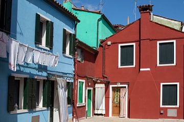 Gekleurde huizen in Burano (10) van Jolanda van Eek en Ron de Jong