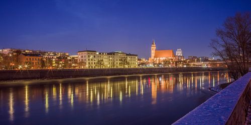 Blick über die Elbe auf Magdeburg bei Nacht von t.ART
