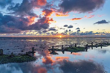 zonsondergang en weerspiegeling waddenzee Wierum van Marcel Kieffer