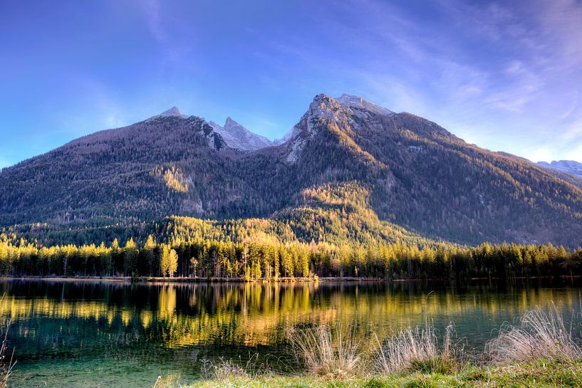 On the shore to the mountain view by Roith Fotografie