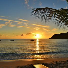 prachtige zonsondergang in Fiji van Kelly Van den elshout