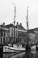Een zeilboot afgemeerd in Groningen