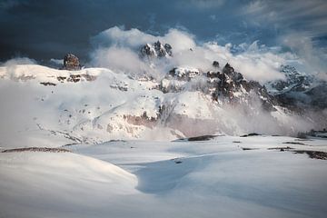 Dolomieten Cadini Groep in de wolken van Jean Claude Castor