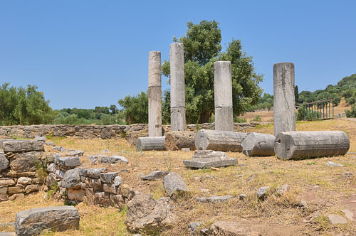 Ruines de l'ancienne Messène avec des colonnes doriques