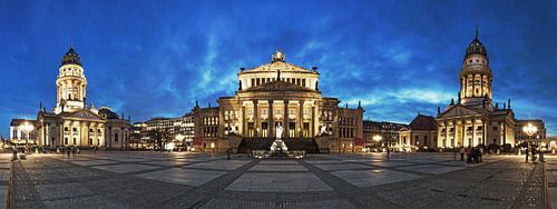 Panorama du Gendarmenmarkt à l'heure bleue