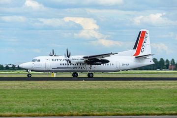 Take-off CityJet Fokker 50 (OO-VLR). van Jaap van den Berg