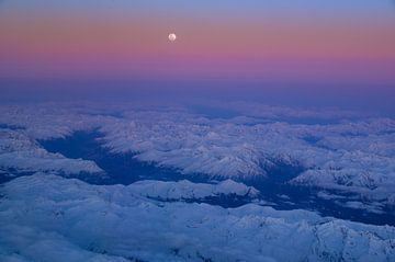 Lever de lune sur le Mont Blanc sur Denis Feiner